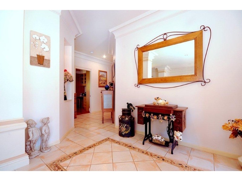 12 Purnawilla Court, Middle Ridge QLD 4350