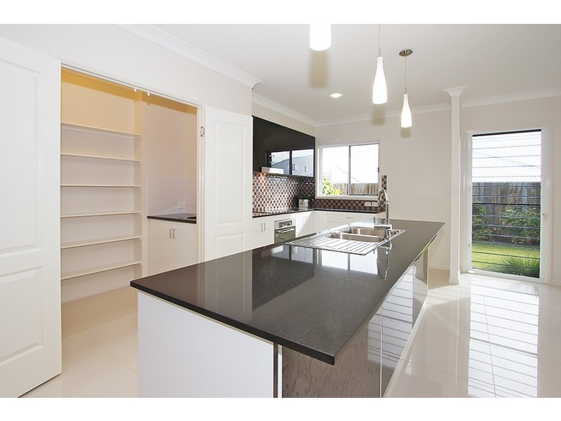 324 Ramsay Street, Middle Ridge QLD 4350