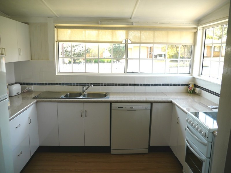 266 Alderley Street, Centenary Heights QLD 4350