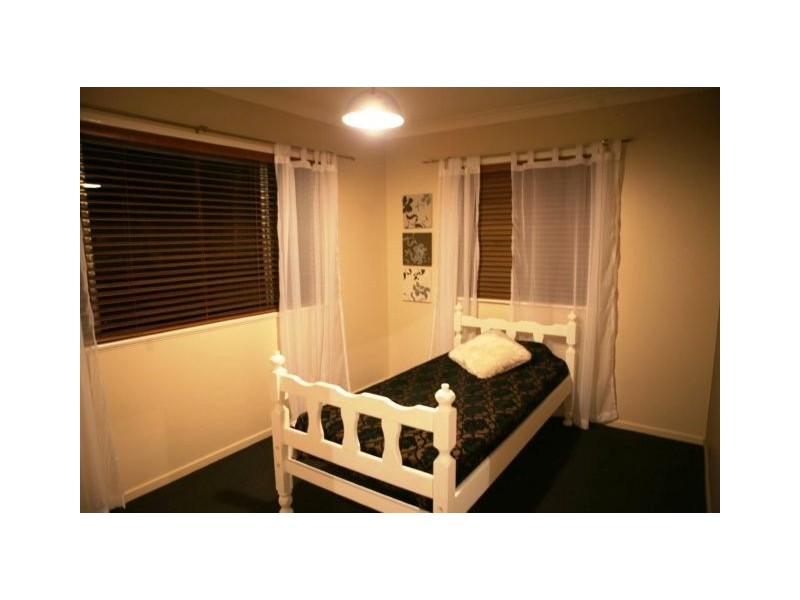 21 Bingara Street, Mount Lofty QLD 4350