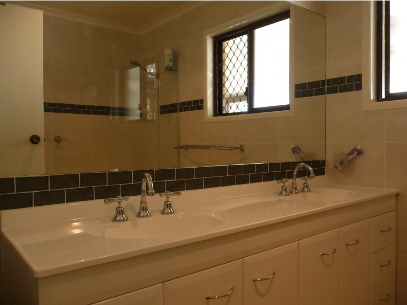 Centenary Heights QLD 4350