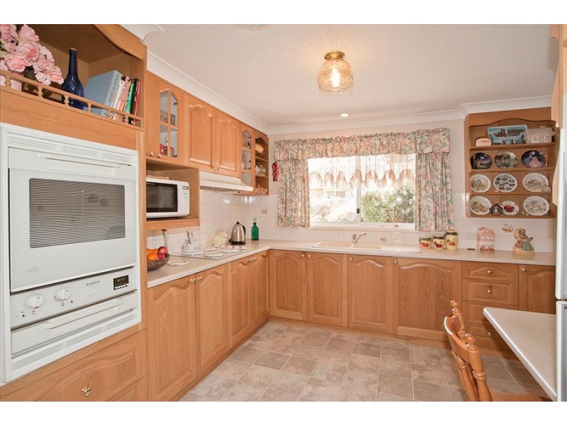 8 Emma Drive, Kearneys Spring QLD 4350