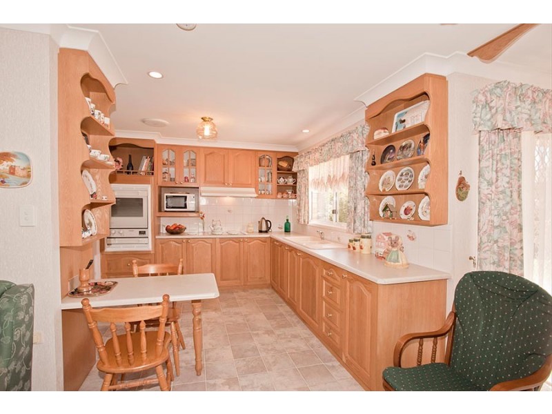 8 Emma Drive, Kearneys Spring QLD 4350