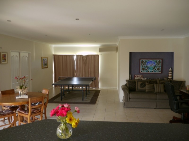 7 Sommariva Street, Westbrook QLD 4350