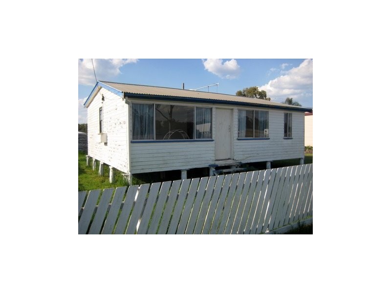 75 Taylor Street, Cecil Plains QLD 4407