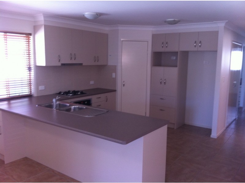 106 Main Street, Westbrook QLD 4350