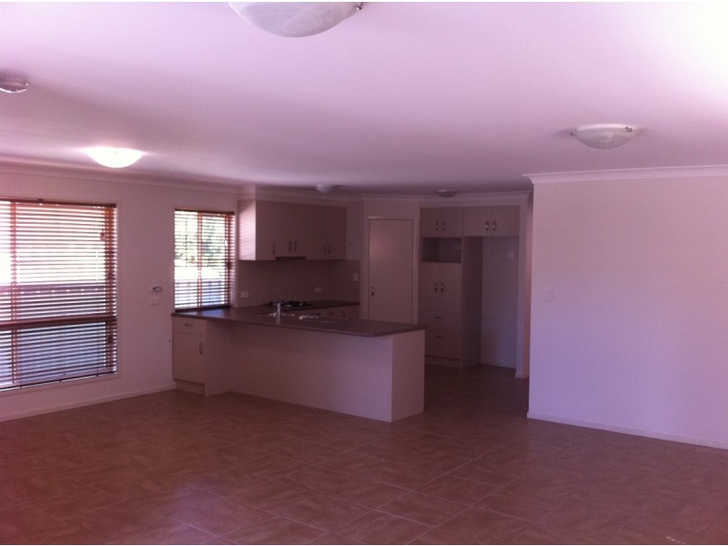 106 Main Street, Westbrook QLD 4350