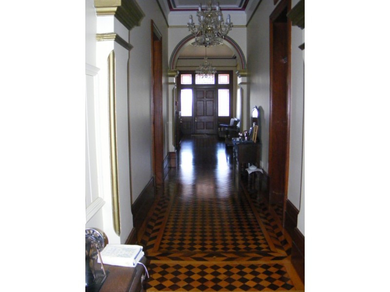 8 Panda Street, Harristown QLD 4350