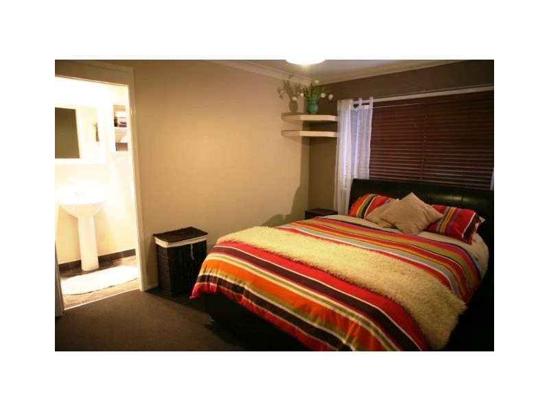 21 Bingara Street, Mount Lofty QLD 4350