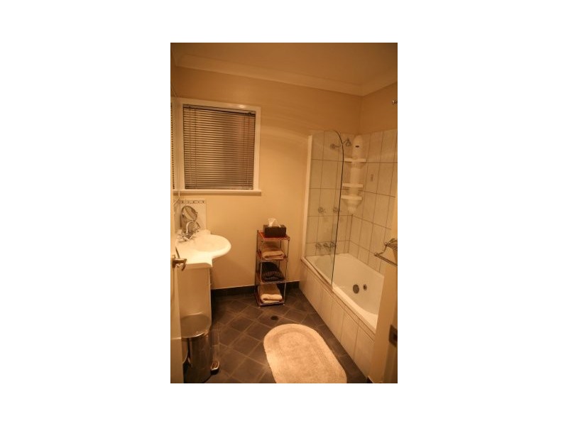 21 Bingara Street, Mount Lofty QLD 4350