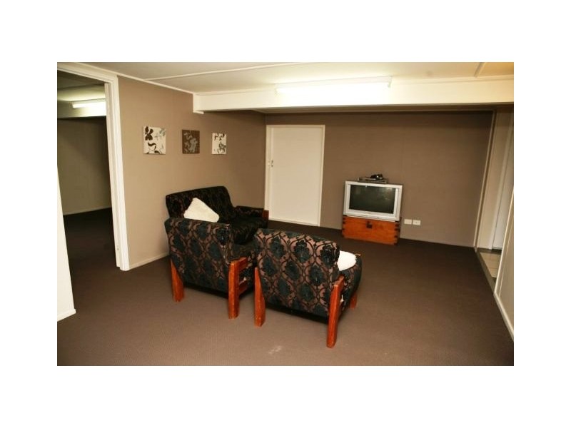 21 Bingara Street, Mount Lofty QLD 4350