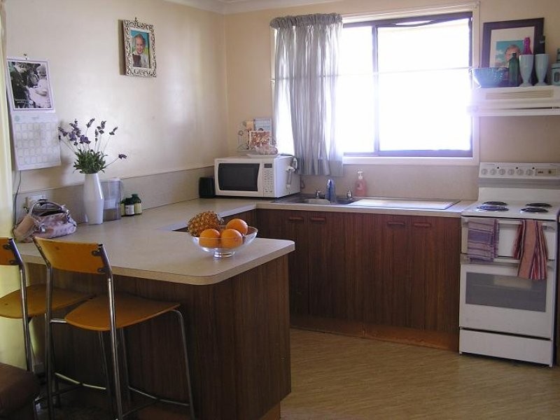 2/4 Hamilton Street, Newtown QLD 4350