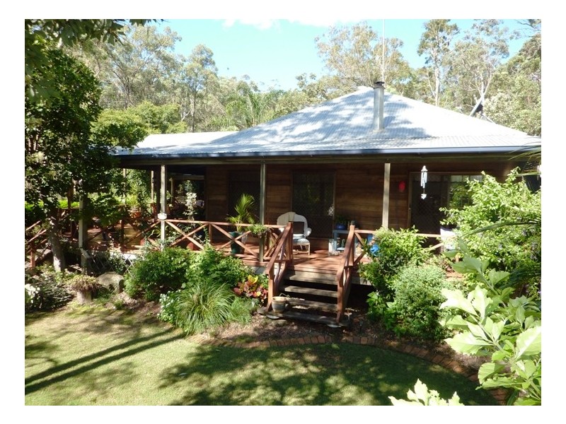 6 Woodland Crescent, Withcott QLD 4352