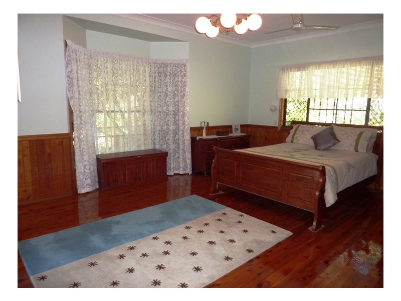 6 Woodland Crescent, Withcott QLD 4352