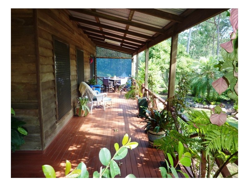 6 Woodland Crescent, Withcott QLD 4352