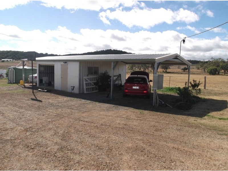 105 Beauaraba Road, Linthorpe QLD 4356