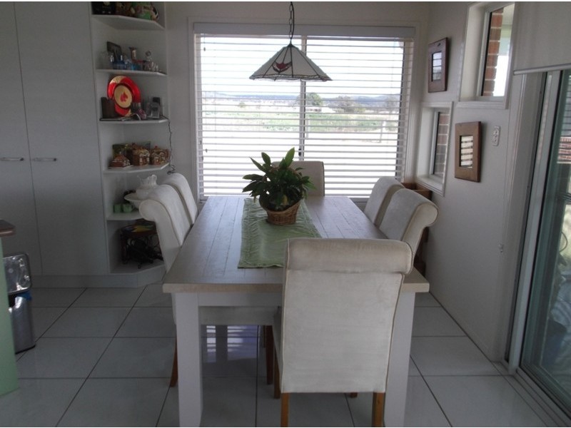 105 Beauaraba Road, Linthorpe QLD 4356