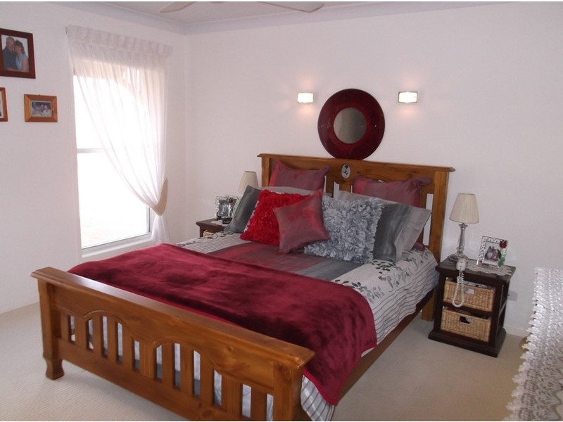 105 Beauaraba Road, Linthorpe QLD 4356