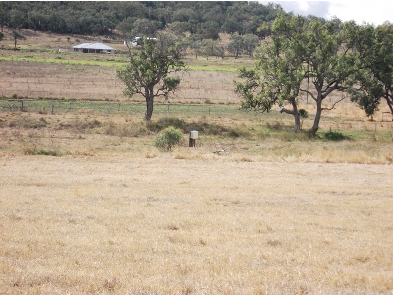 105 Beauaraba Road, Linthorpe QLD 4356