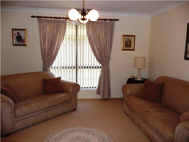 7 Georgina Court, Kearneys Spring QLD 4350