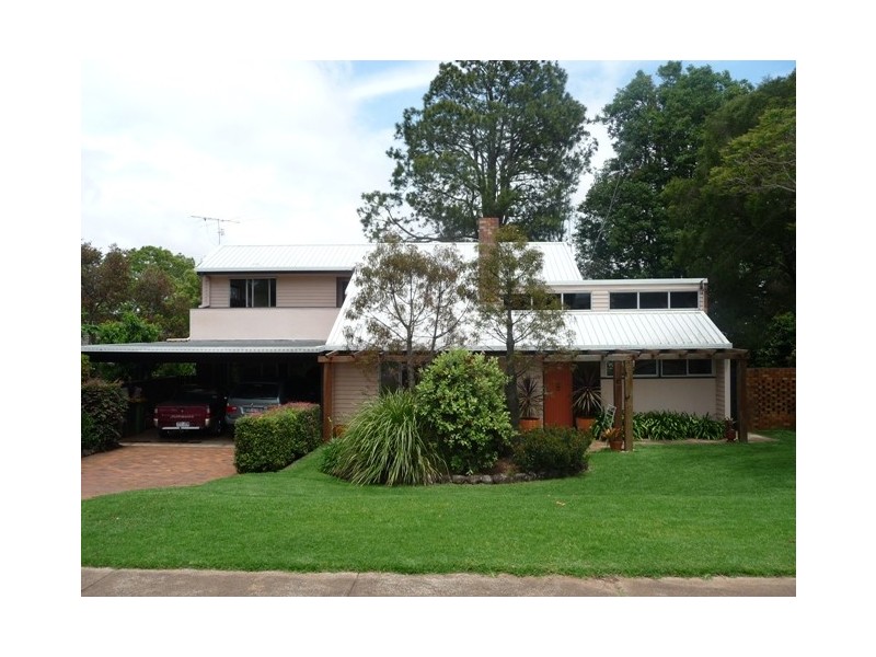 25 Tourist Road, East Toowoomba QLD 4350