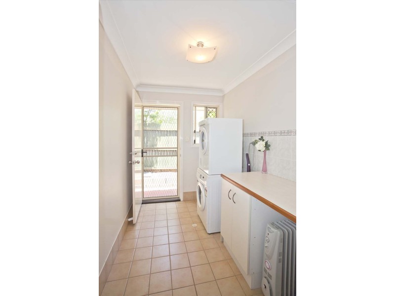 12 Chelwyn Street, Middle Ridge QLD 4350