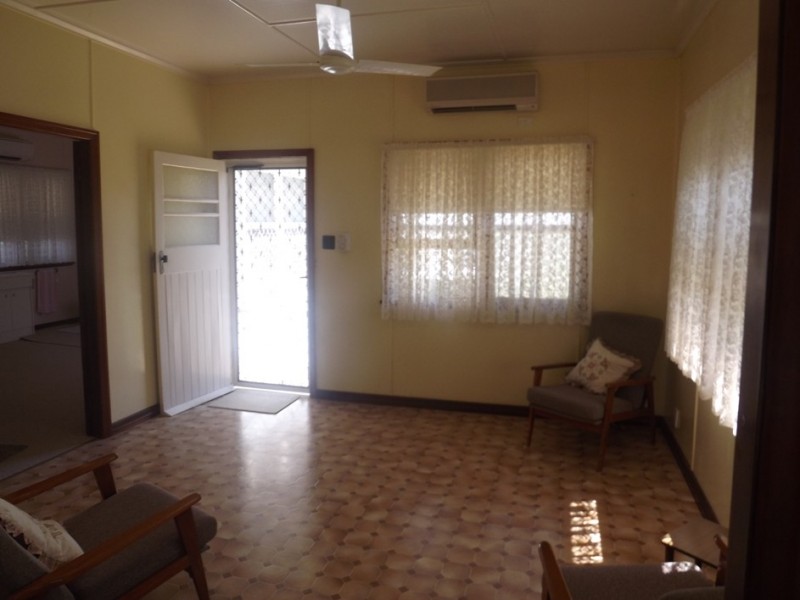 16 Cherry Street, Oakey QLD 4401