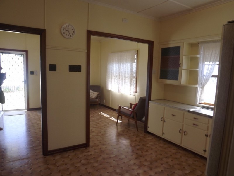 16 Cherry Street, Oakey QLD 4401