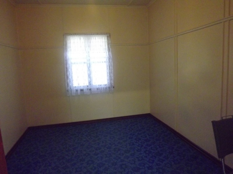 16 Cherry Street, Oakey QLD 4401