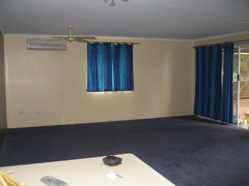 299 Taylor Street, Wilsonton QLD 4350