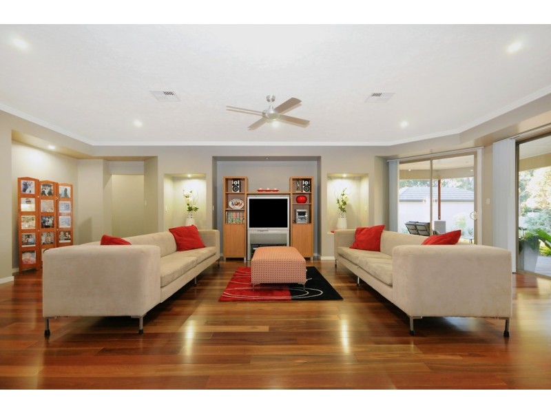 2 Bonville Court, Middle Ridge QLD 4350
