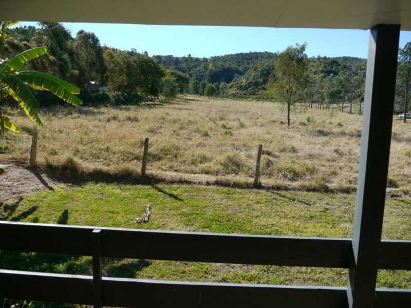 4 Carpenters Road, Flagstone Creek QLD 4344