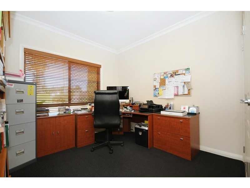 1 Bridget Court, Middle Ridge QLD 4350