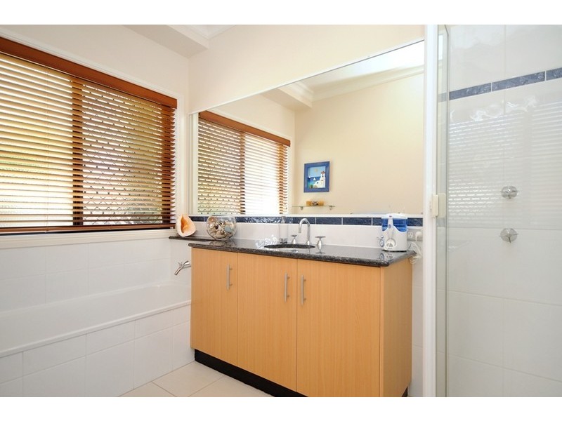 1 Bridget Court, Middle Ridge QLD 4350