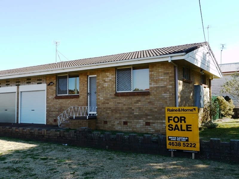 1/14 Ascot Street, Newtown QLD 4350