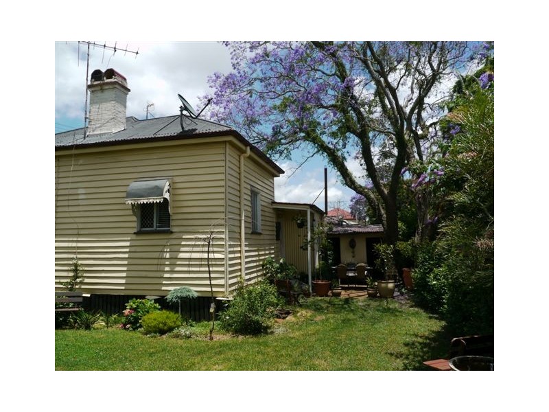 1 Frederick Street, East Toowoomba QLD 4350