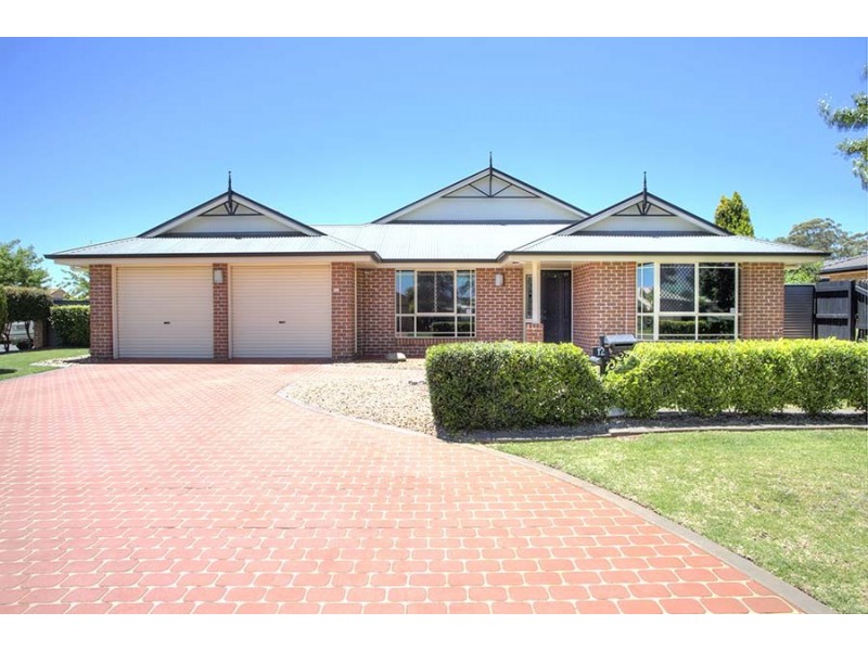 12 Chelwyn Street, Middle Ridge QLD 4350