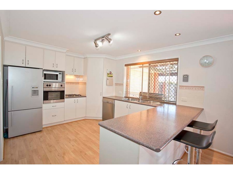 12 Chelwyn Street, Middle Ridge QLD 4350