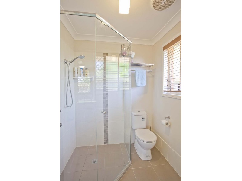 12 Chelwyn Street, Middle Ridge QLD 4350