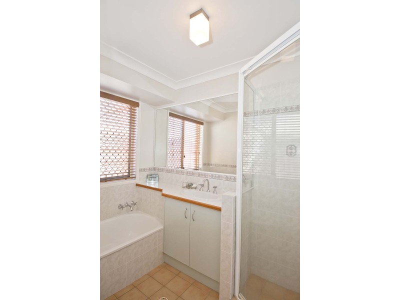 12 Chelwyn Street, Middle Ridge QLD 4350