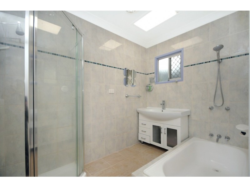 45 Noll Street, Kearneys Spring QLD 4350