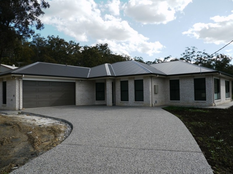 6 Gordon Crescent, Withcott QLD 4352