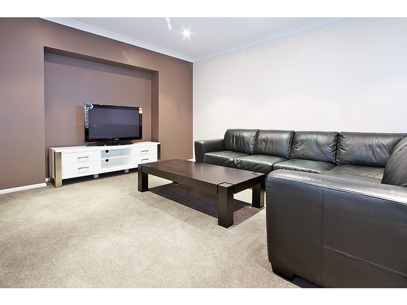 324 Ramsay Street, Middle Ridge QLD 4350