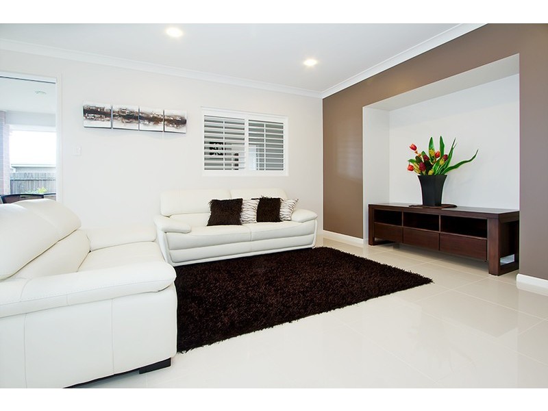 324 Ramsay Street, Middle Ridge QLD 4350