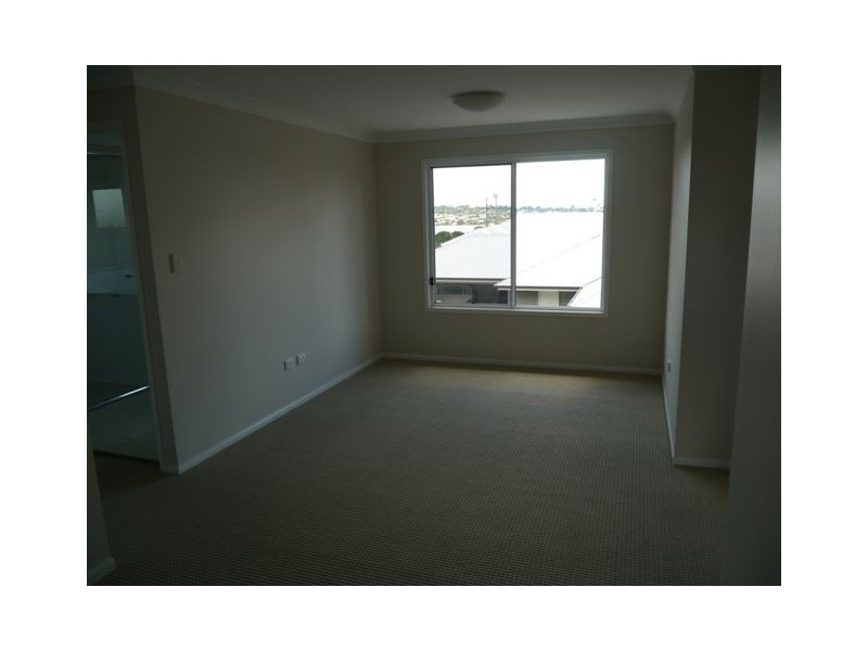 6/446 Hume Street, Middle Ridge QLD 4350