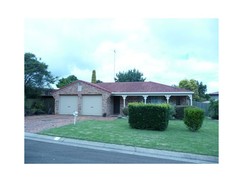 19 Lorraine Crescent, Centenary Heights QLD 4350