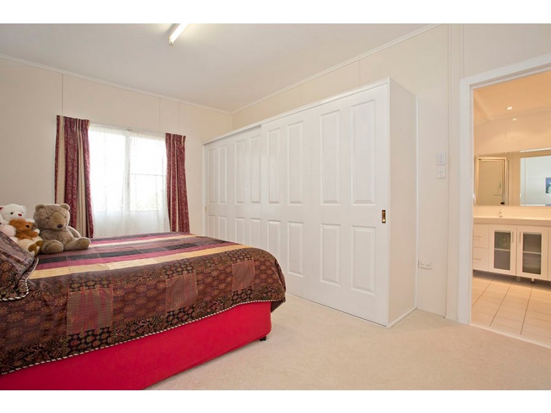 42 Toowoomba Road, Oakey QLD 4401