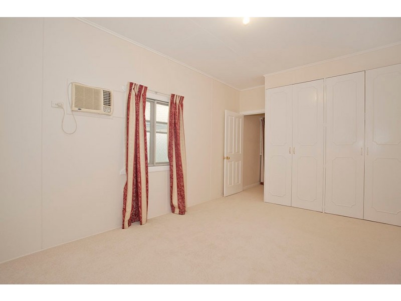 42 Toowoomba Road, Oakey QLD 4401