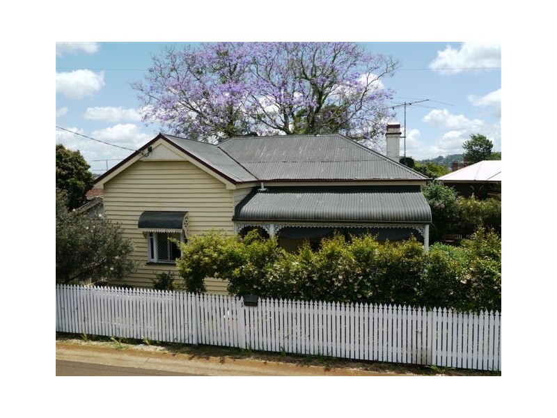 1 Frederick Street, East Toowoomba QLD 4350