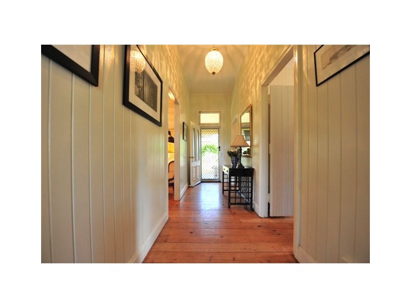 1 Frederick Street, East Toowoomba QLD 4350